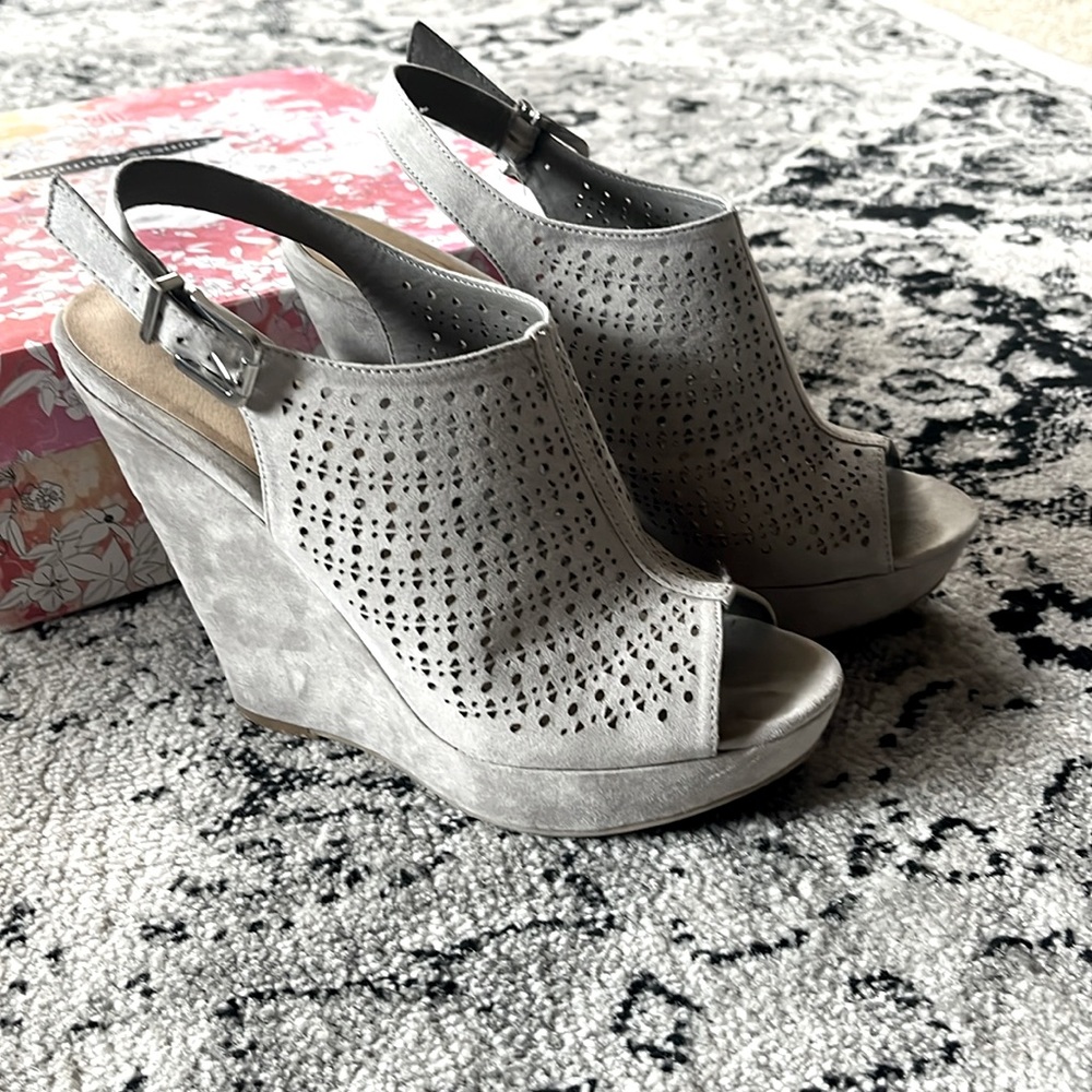 Chinese Laundry memory lane wedge